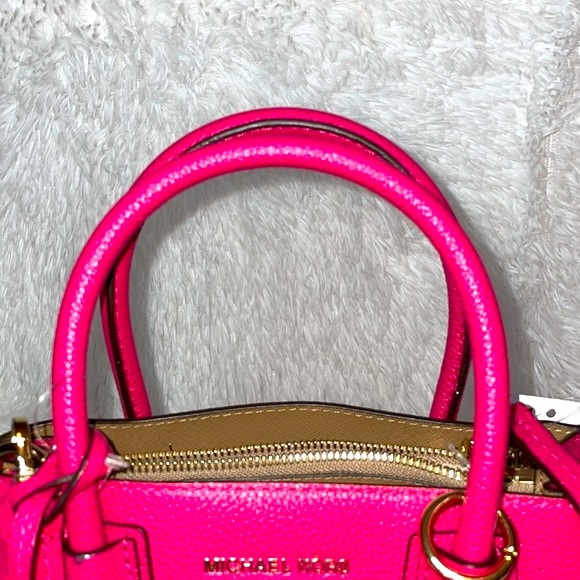 New Michael Kors Mercer Kors Studio Medium Messenger and Love Charm Fur Pom Pom - Picture 11 of 16